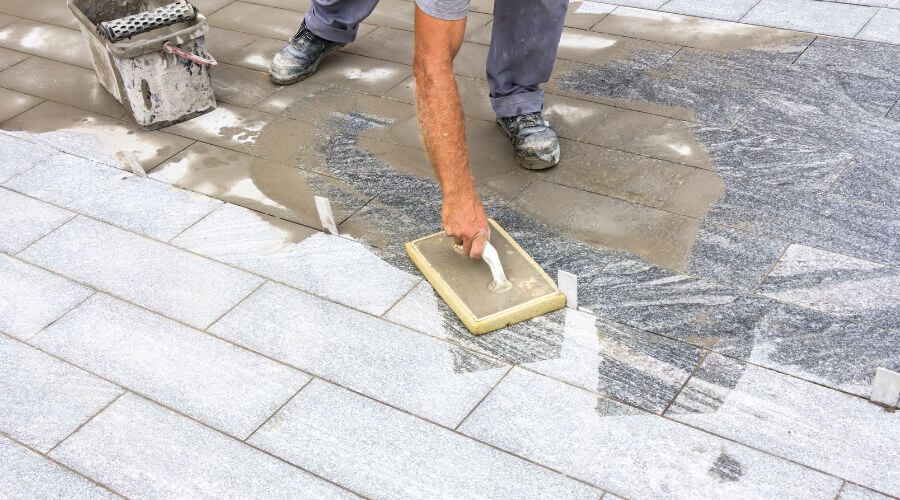 Professional gutter cleaning in Jadwin, MO